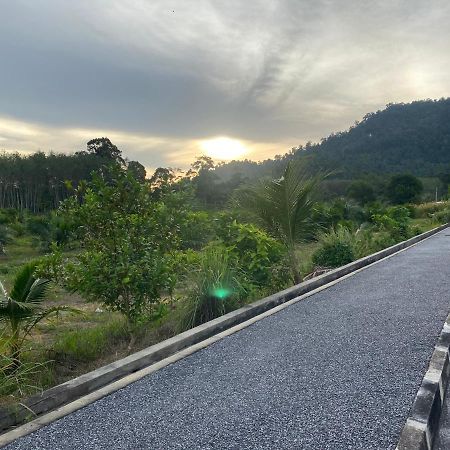 Cik Misi Homestay Sik Bagian luar foto
